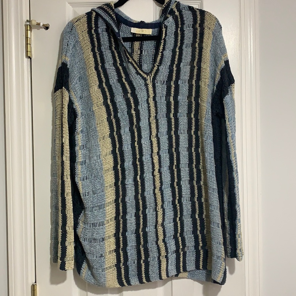Hooded sweater